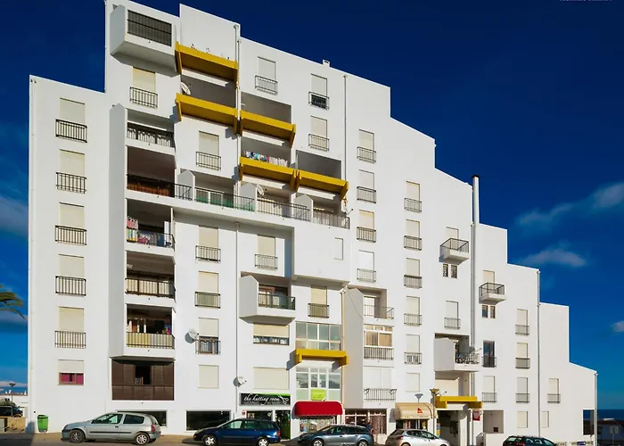 Apartment A12 - Da Luz Center *