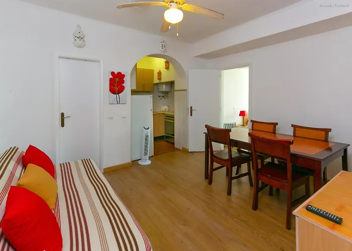 A12 - Da Luz Center Apartment