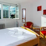 A12 - Da Luz Center *